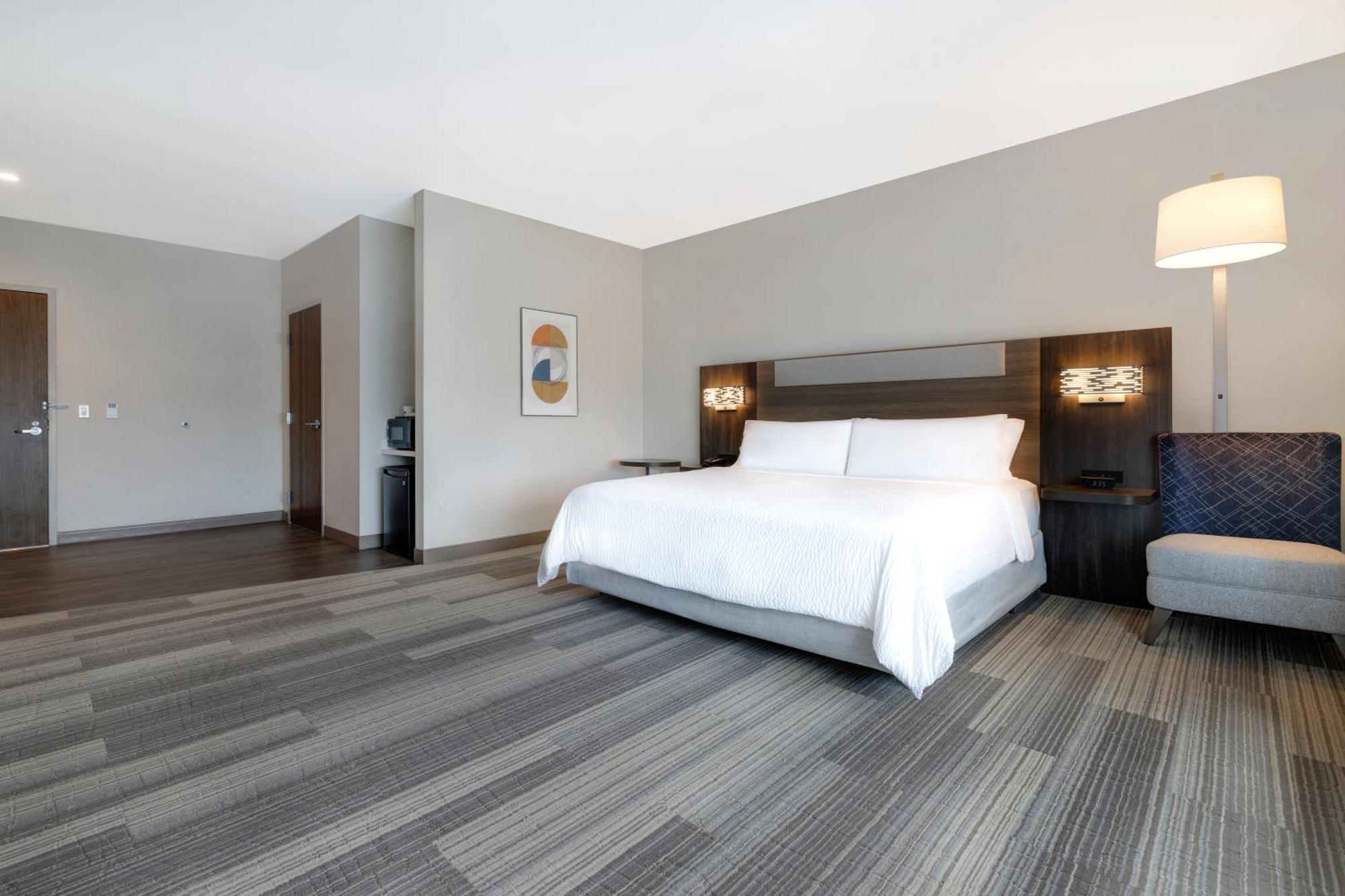 Holiday Inn Express & Suites - Glendale Downtown Extérieur photo