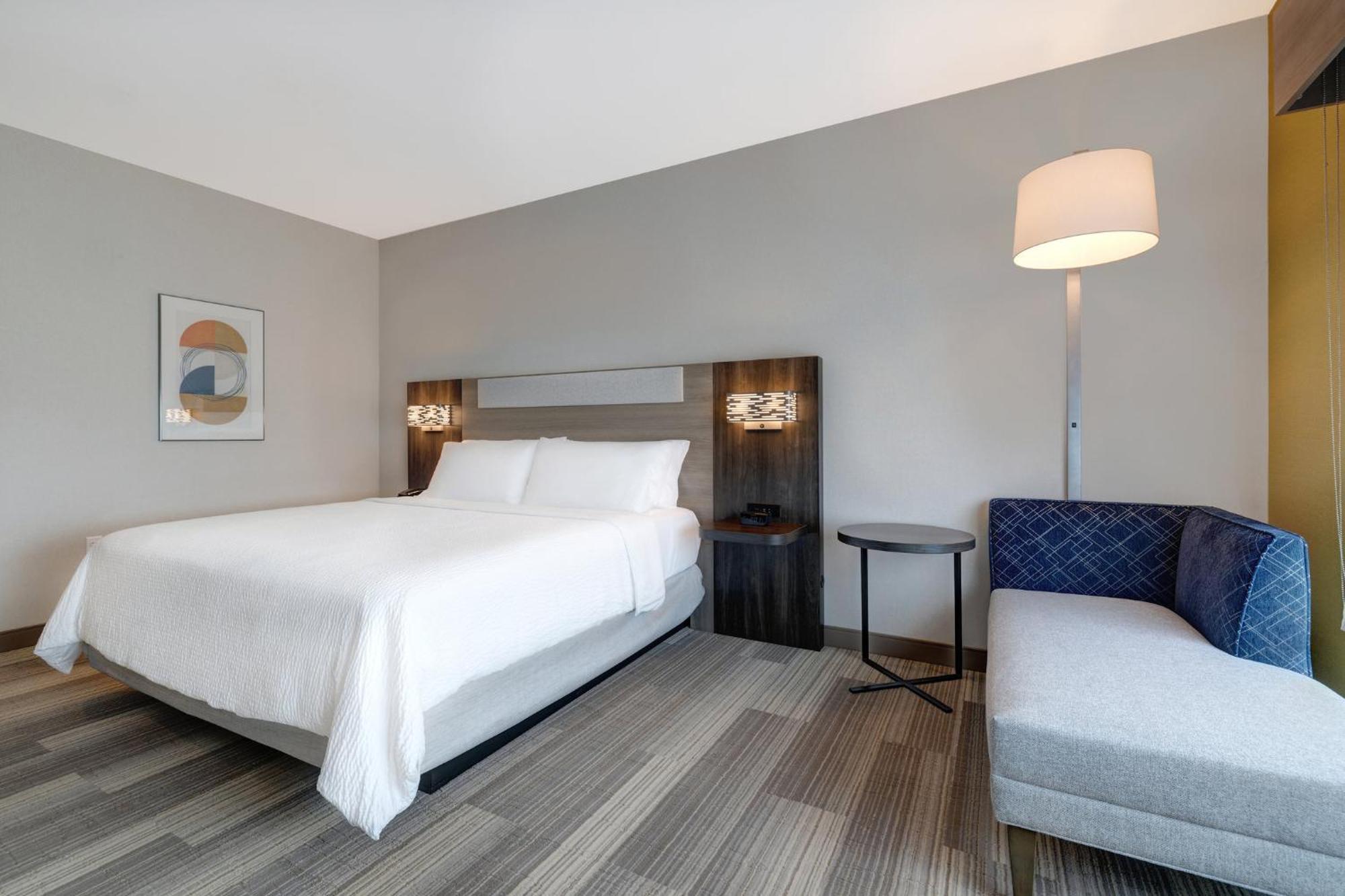 Holiday Inn Express & Suites - Glendale Downtown Extérieur photo