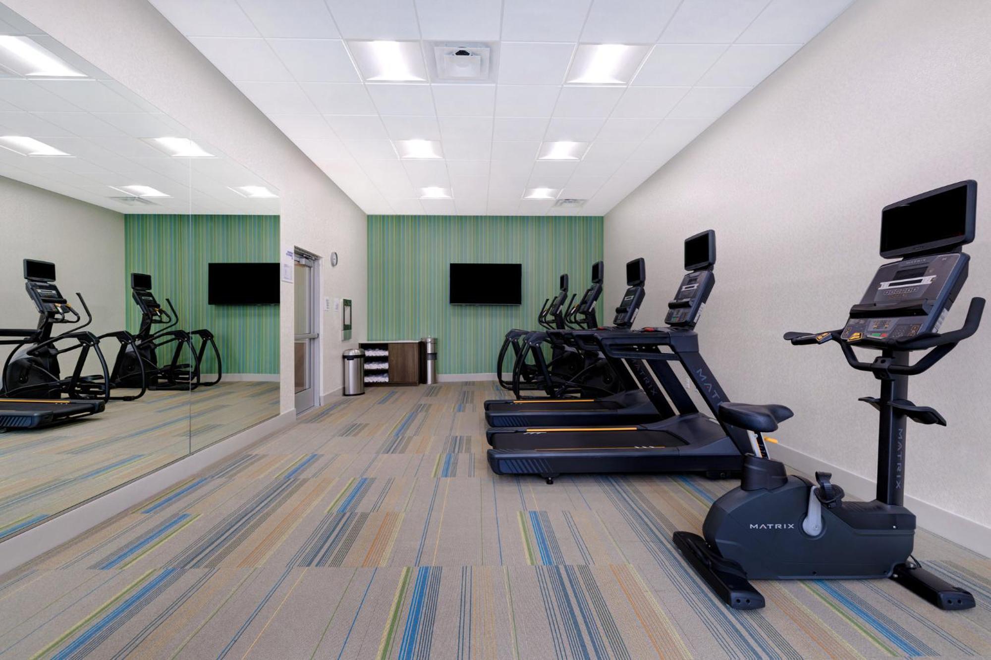 Holiday Inn Express & Suites - Glendale Downtown Extérieur photo