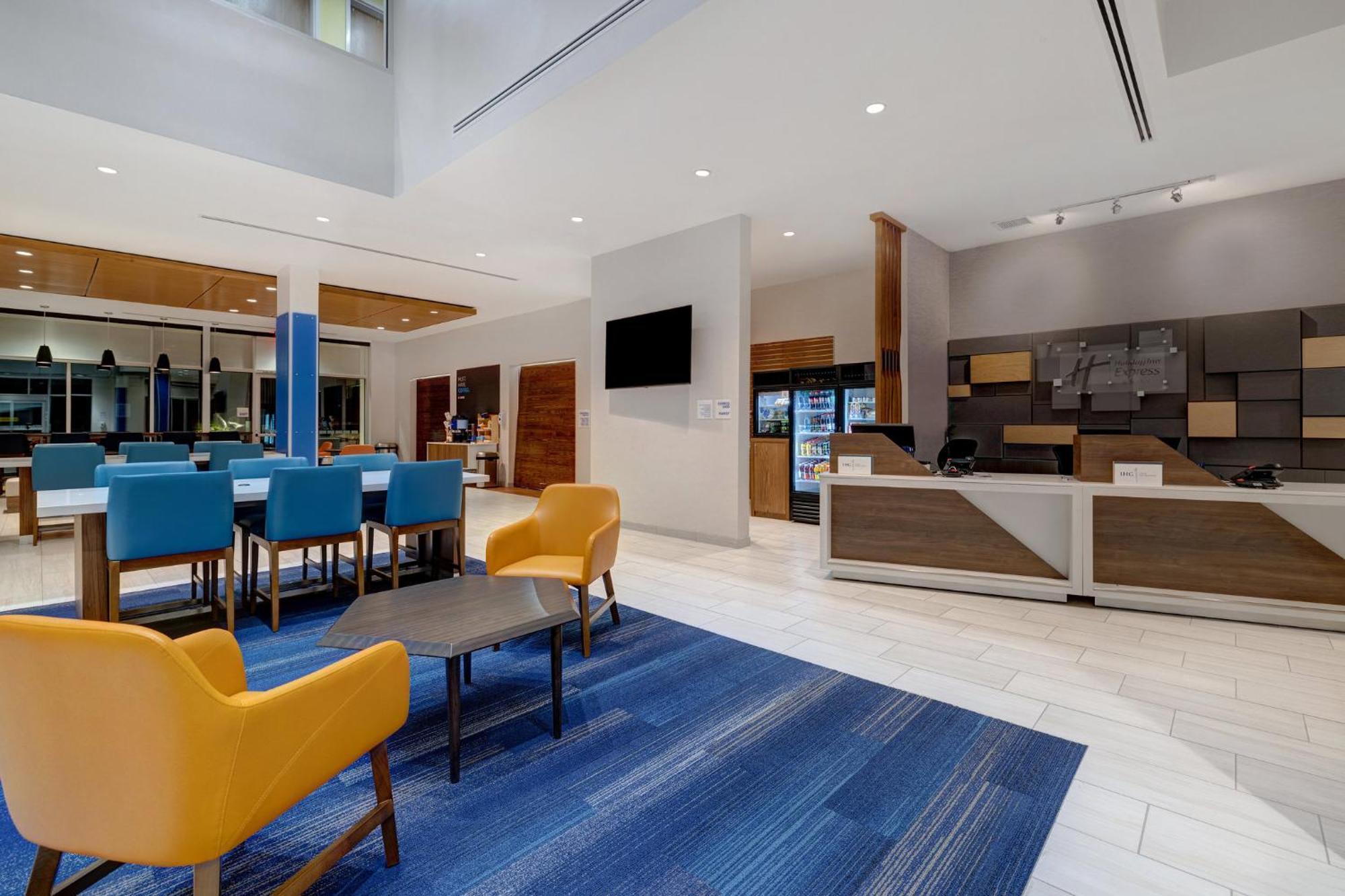 Holiday Inn Express & Suites - Glendale Downtown Extérieur photo