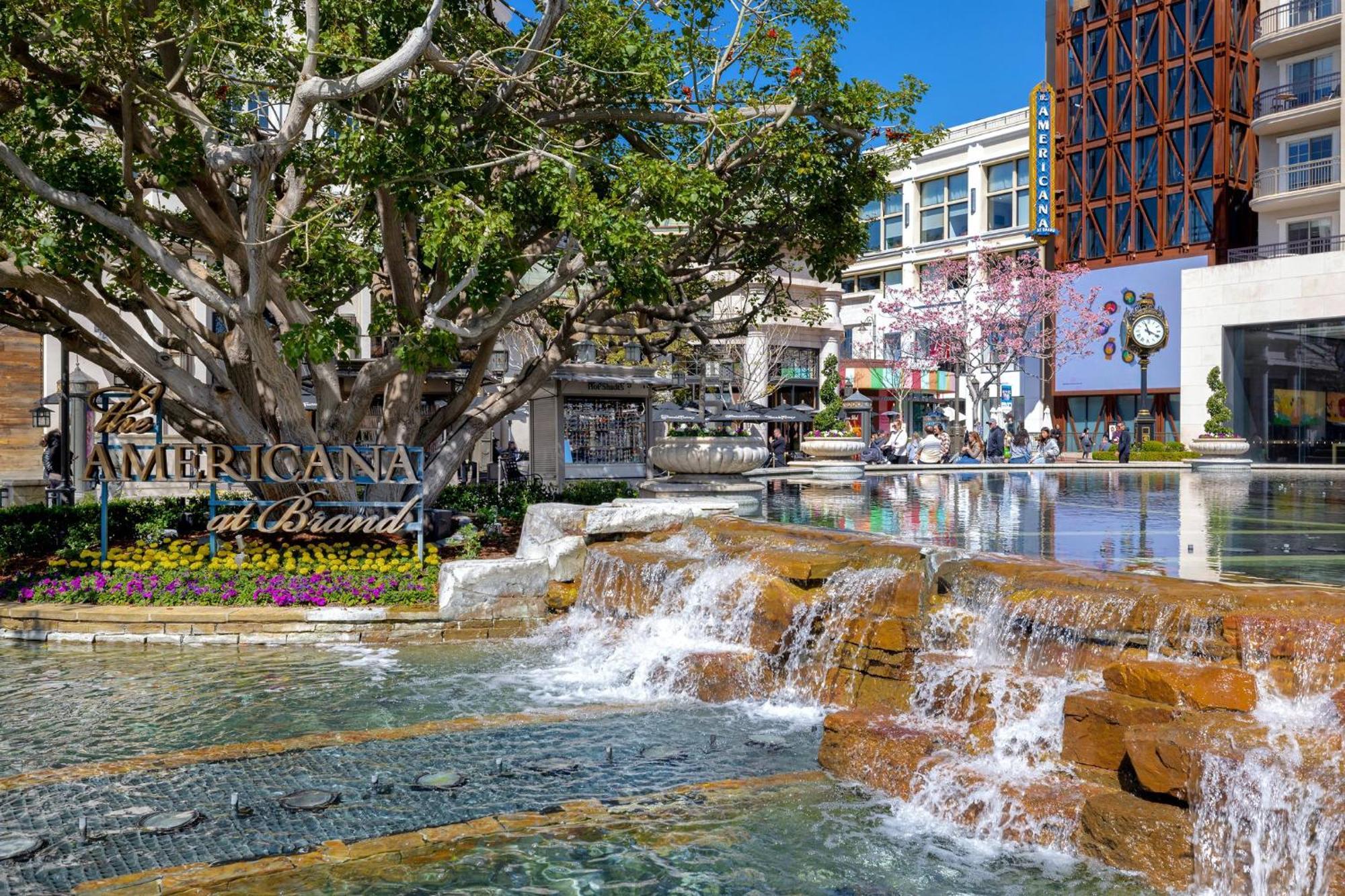 Holiday Inn Express & Suites - Glendale Downtown Extérieur photo